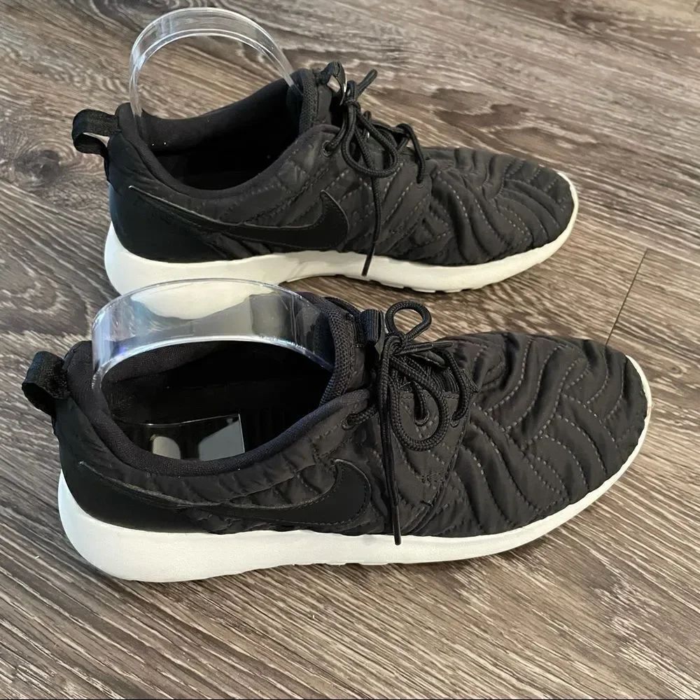 Nike Roshe Run Quilted Sneakers